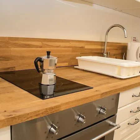 Vincenti Strait Street Lejlighed