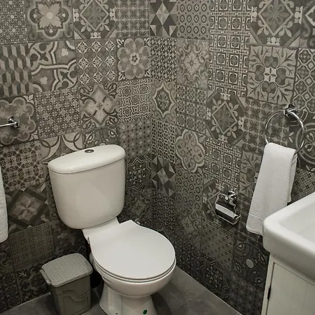 Vincenti Strait Street *