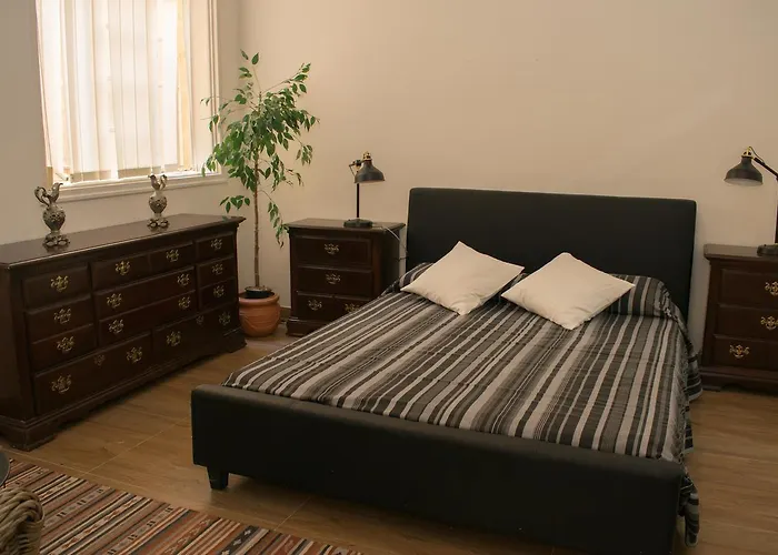 Vincenti Strait Street Appartement